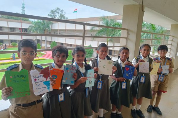 Teachers day greeting card making activity 15